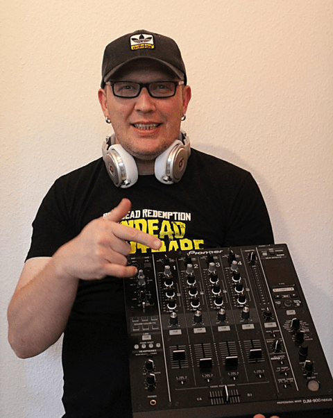DJ Alf - DJ & Moderator DJ Alf - DJ & Moderator