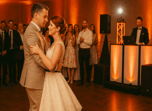 Eröffnungstanz Brautpaar rot